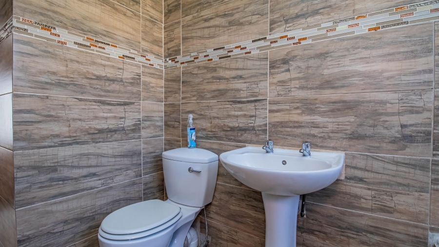 3 Bedroom Property for Sale in Azalea Park North West